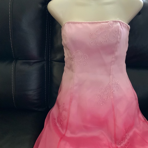 Gorgeous Sleeveless Prom Dress Fluffy Maxi - Picture 5 of 6